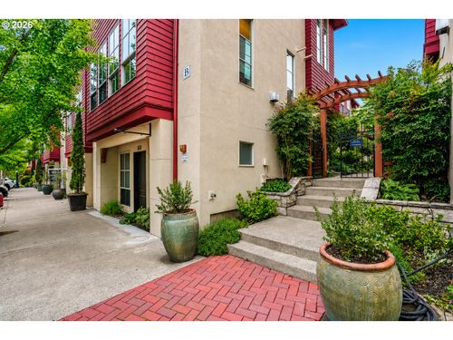 562 2nd St, Lake Oswego, OR, 97034-3129 | Card Image