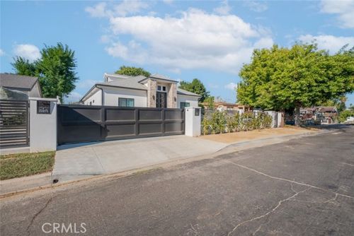  Leadwell Street, Van Nuys, CA, 91406 | Card Image