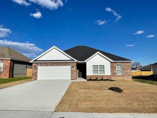 664 Woodland St, Centerton, AR, 72719-7729 | Card Image