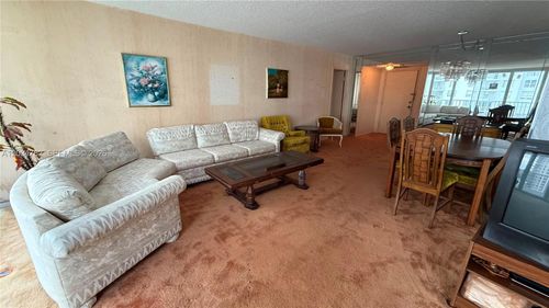 911-231 174th St, Sunny Isles Beach, FL, 33160-3368 | Card Image