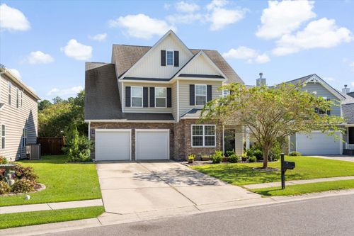 225 Berwick Dr, Summerville, SC, 29483-8261 | Card Image