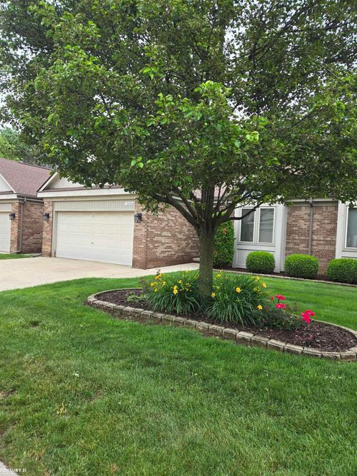 15855 Angelo Ln, Clinton Twp, MI, 48038-1601 | Card Image