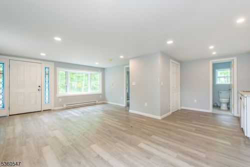 61 Bauer Rd, Newton, NJ, 07860-4951 | Card Image