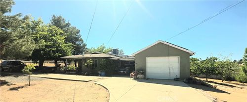 16486 Hughes Rd, Victorville, CA, 92395 | Card Image