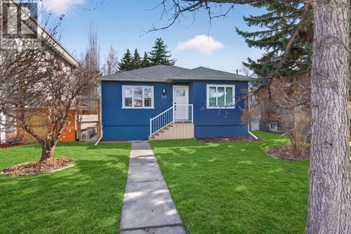 217 24 Ave Ne, Calgary, AB, T2E1W9 | Card Image