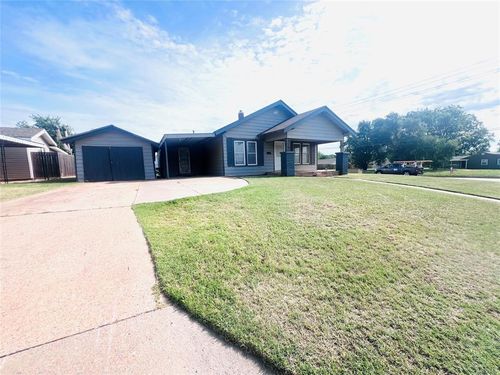 1101 W A Ave, Elk City, OK, 73644-3905 | Card Image