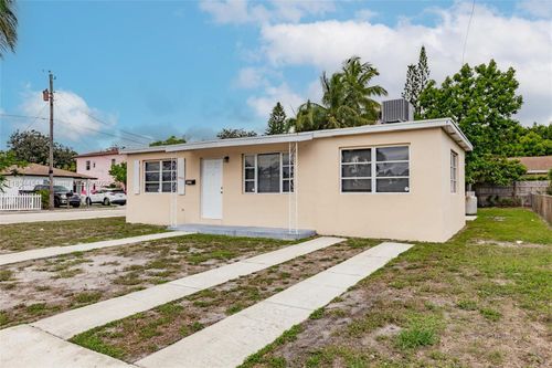 4423 Lake Ave, West Palm Beach, FL, 33405-2552 | Card Image