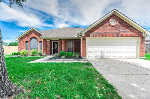 3717 Pin Oak Dr E, Pearland, TX, 77581-6157 | Card Image