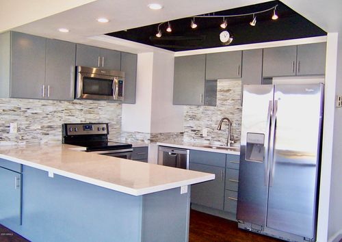 n6-4750 N Central Ave, Phoenix, AZ, 85012-1732 | Card Image