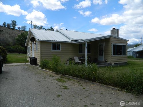 34 Bonaparte Ave, Tonasket, WA, 98855-9266 | Card Image