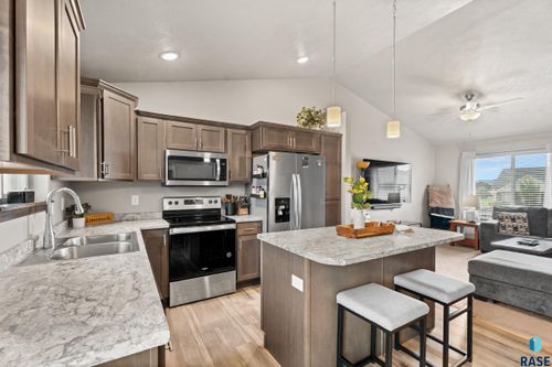 804 N Juniper St, Lennox, SD, 57039-2387 | Card Image