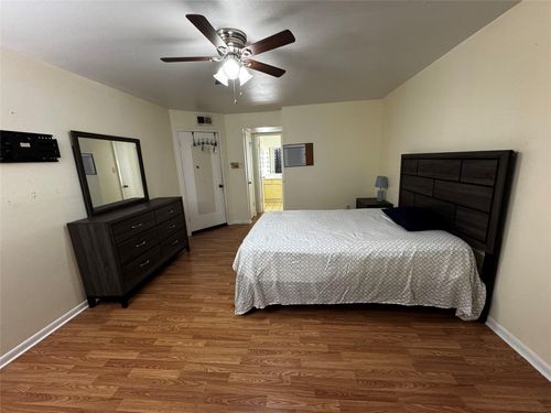 24-8525 Hearth Dr, Houston, TX, 77054-2614 | Card Image