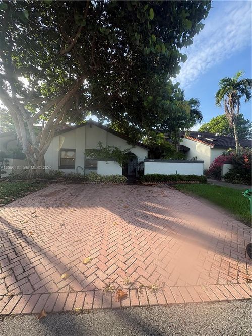17919 Nw 66th Ct, Hialeah, FL, 33015-4406 | Card Image