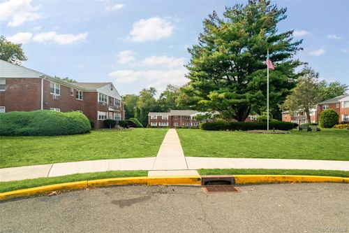 apt-f-221 N Middletown Rd, Pearl River, NY, 10965-1130 | Card Image