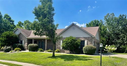 77 Woodcrest Dr, Bethalto, IL, 62010-2194 | Card Image