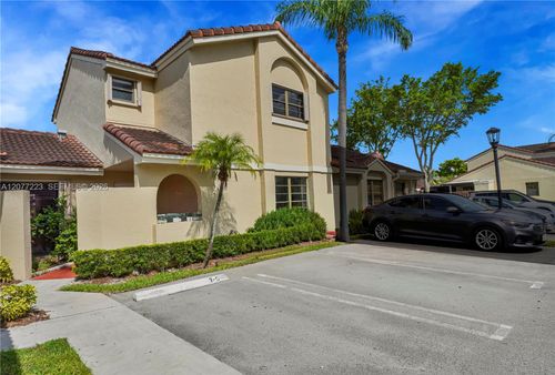 6538 Nw 170th Ter, Hialeah, FL, 33015 | Card Image