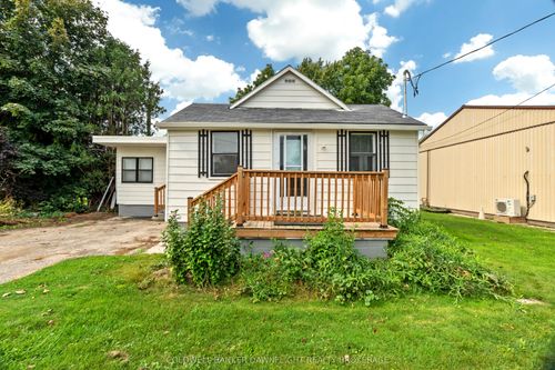 82 London Rd, Hensall, ON, N0M1X0 | Card Image
