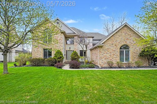 12429 Moceri Dr, Grand Blanc, MI, 48439-1948 | Card Image