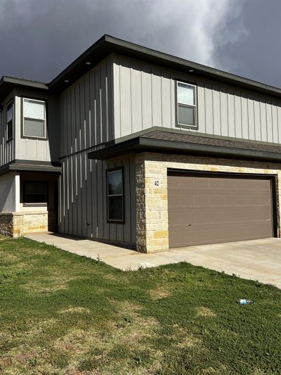 #42 24th Street, Townhouse with 3 bedrooms, 3 bathrooms and null parking in Lubbock TX | Image 1