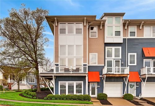 303 Arizona Ave, Lorain, OH, 44052-2094 | Card Image