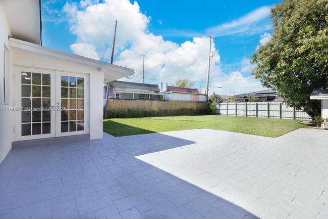 395 W 39 Th Pl, House other with 4 bedrooms, 2 bathrooms and null parking in Hialeah FL | Image 22