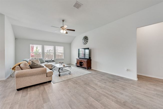 210 High Point Way, House other with 4 bedrooms, 2 bathrooms and null parking in Justin TX | Image 6