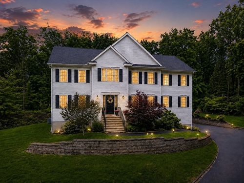 4 Murray Hill Cir, Wilmington, MA, 01887-4201 | Card Image
