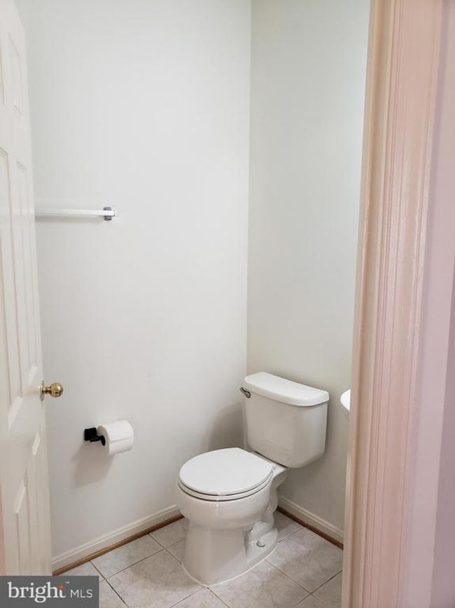 9426 Silver Meteor Ct, Townhouse with 3 bedrooms, 4 bathrooms and null parking in MANASSAS PARK VA | Image 5