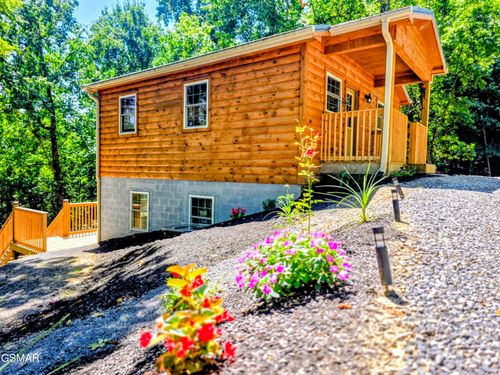 125 Deer Run Way, Dandridge, TN, 37725-2058 | Card Image