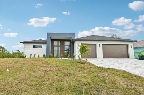 9516 President Cir, PORT CHARLOTTE, FL, 33981-4040 | Card Image