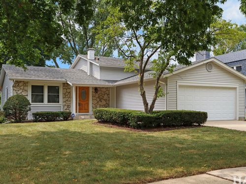 4090 N Parkside Dr, Hoffman Estates, IL, 60192-1537 | Card Image