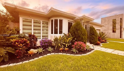 40 Sw 30th Rd, Miami, FL, 33129-2803 | Card Image