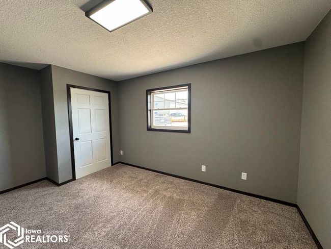 19229 Highway 5, Home with 4 bedrooms, 2 bathrooms and 2 parking in Centerville IA | Image 25