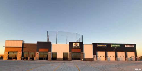 5620 Iron Tee Way, Bettendorf, IA, 52722 | Card Image