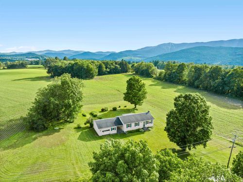 2480 E Warren Rd, Waitsfield, VT, 05673-7132 | Card Image
