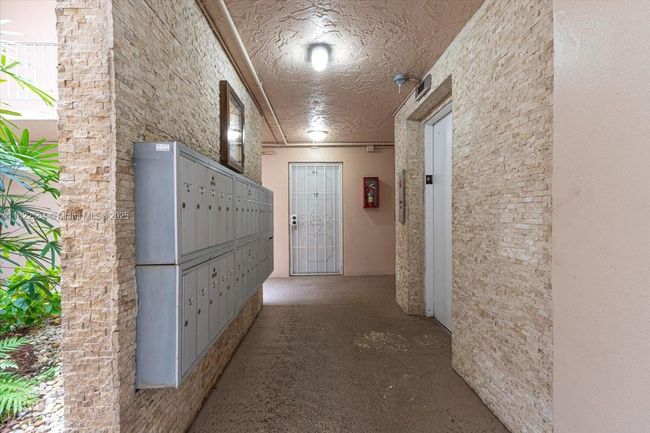 APT-206 - 9481 Evergreen Pl, Condo with 1 bedrooms, 1 bathrooms and null parking in Davie FL | Image 18