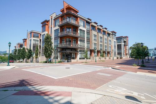 438-129 Walnut St, Chattanooga, TN, 37403-1158 | Card Image