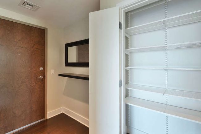 APT-1703 - 300 Bowie St, Condo with 2 bedrooms, 2 bathrooms and 2 parking in Austin TX | Image 4