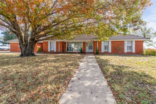 1111 Hillcrest St, Coleman, TX, 76834-5220 | Card Image