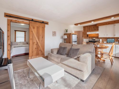 716/718 Hillcrest Rd, Gibsons, BC, V0N1V9 | Card Image