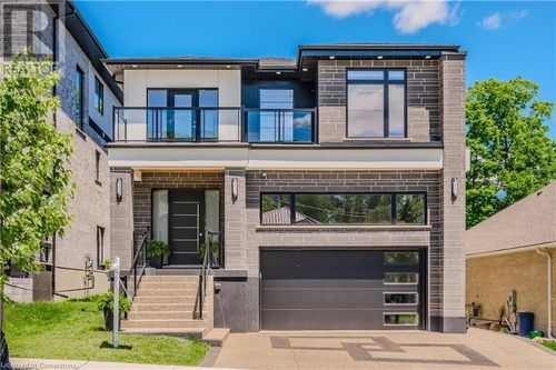 320 Otterbein Rd, Kitchener, ON, N2B0A7 | Card Image