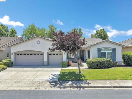 930 Suntan Ln, Brentwood, CA, 94513-6978 | Card Image