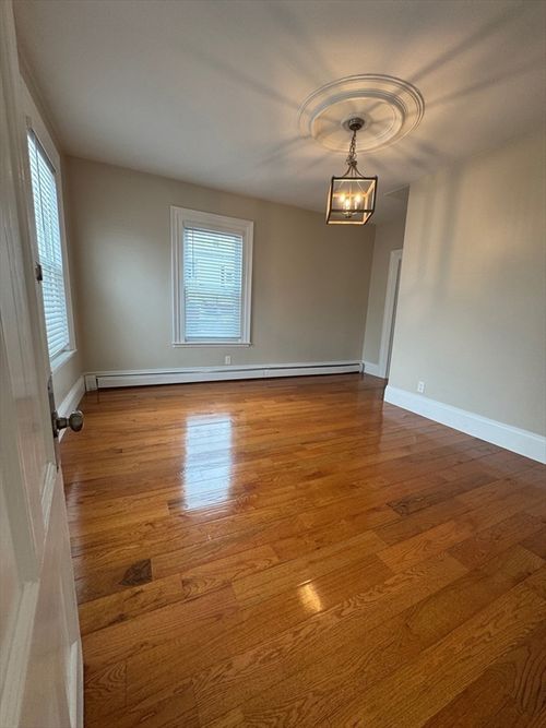 apt-2-31 Cabot St, Beverly, MA, 01915-5049 | Card Image