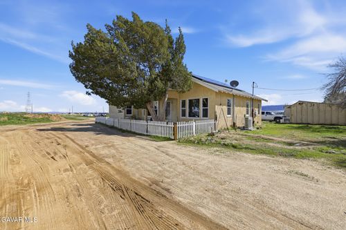 9200 W Avenue H, Lancaster, CA, 93536-8009 | Card Image