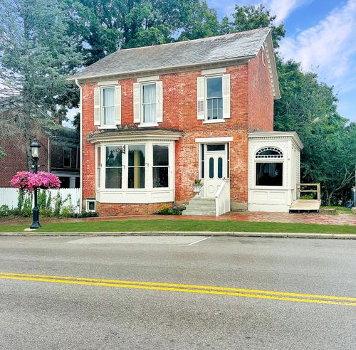 105 S Columbus St, Somerset, OH, 43783-9472 | Card Image