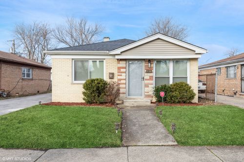 736 155th Pl, Phoenix, IL, 60426-2643 | Card Image