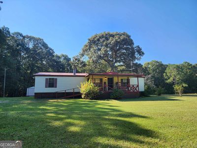 223 Russell Road, House other with 3 bedrooms, 2 bathrooms and null parking in Milner GA | Image 2