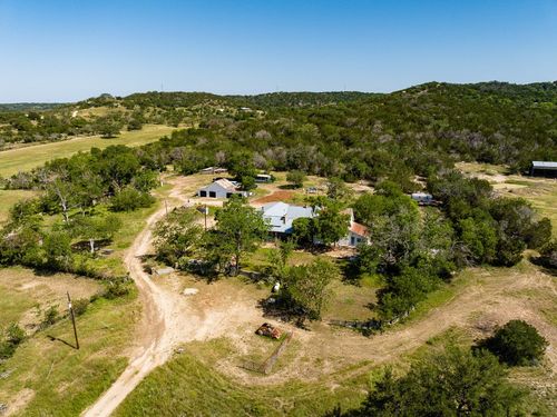 684 Stoneleigh Rd, Center Point, TX, 78010-5402 | Card Image