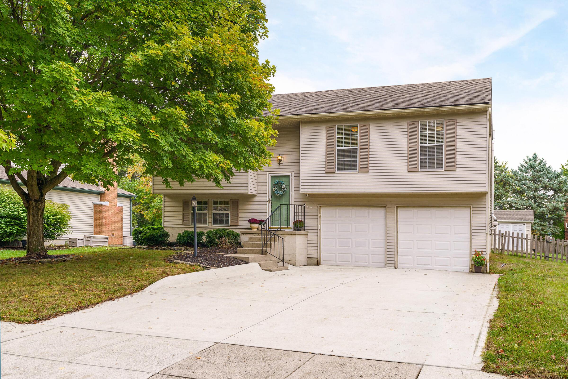 Brownstone Dr, Hilliard, OH 43026