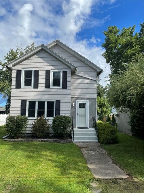37 W Union St, Holley, NY, 14470-1028 | Card Image